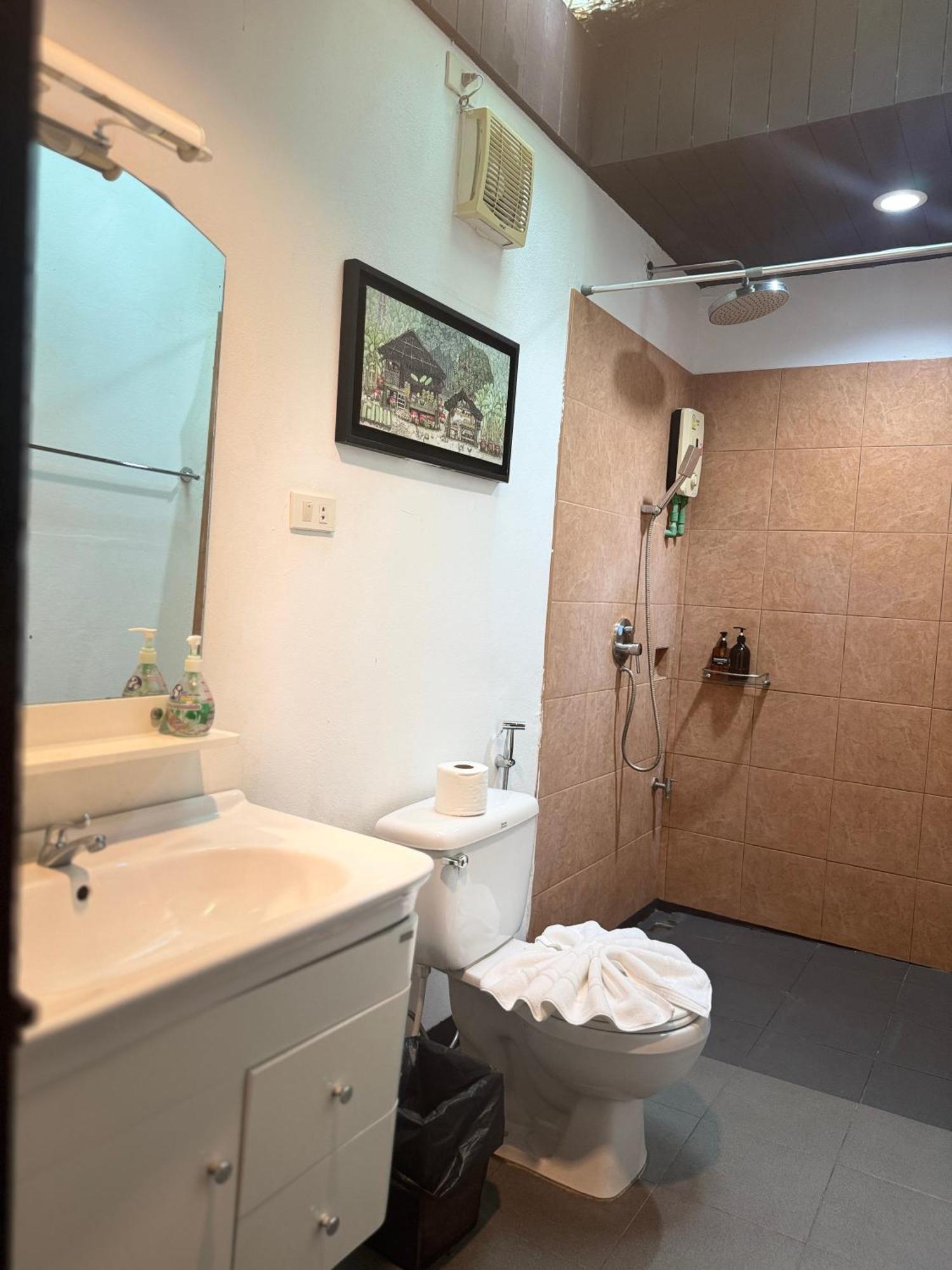 E-outfitting Boutique Resort
